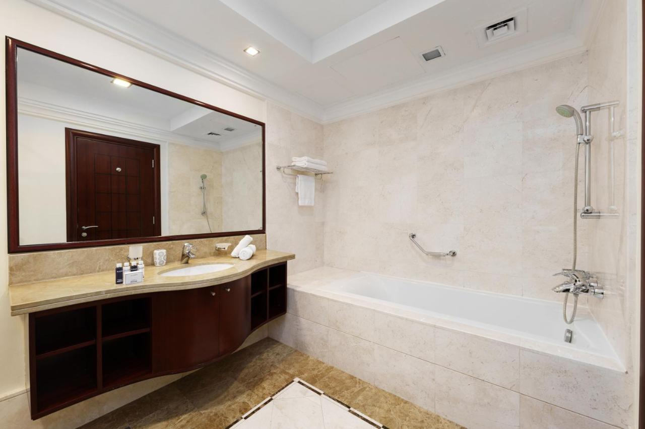 Maison Privee - Charming Apt With Sea View On The Palm Jumeirah Dubaj Kültér fotó